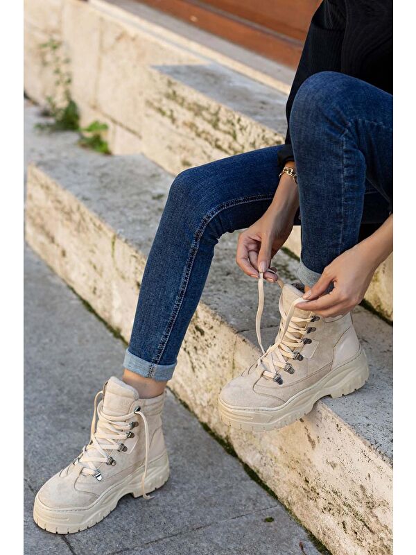 0LNA Günlük Kadın Bot 2025 - Görsel 3