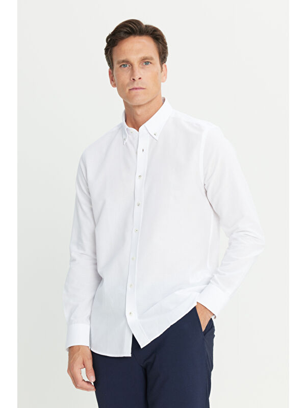 AC&Co / Altınyıldız Classics Erkek Beyaz Slim Fit Dar Kesim Düğmeli Yaka Pamuklu Gömlek
