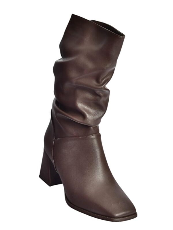 Kahverengi Kadın Bot V848256709 - Görsel 3