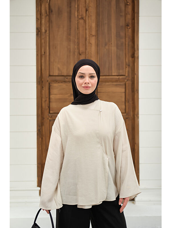 Locco Moda Kadın Yandan Düğmeli İçten Bağlama Detay Gömlek Krem