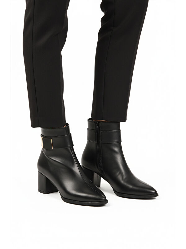 Siyah Dar Kalıp Streç Bilek Boy Sivri Burun Polarlı Topuklu Kadın Bot 262326 Z - Görsel 2