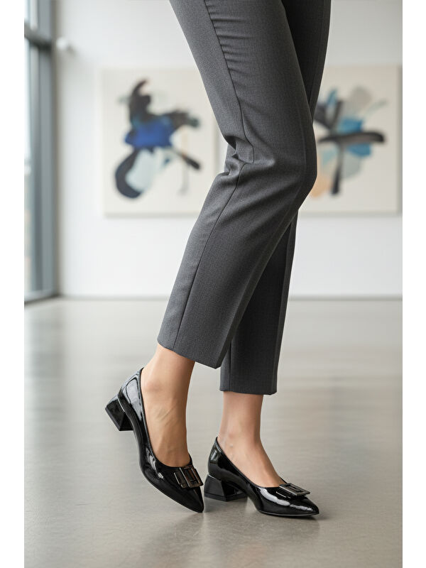 Siyah Rugan Kadın Hafif Kısa Topuklu Ayakkabı 451133 Z - Görsel 4