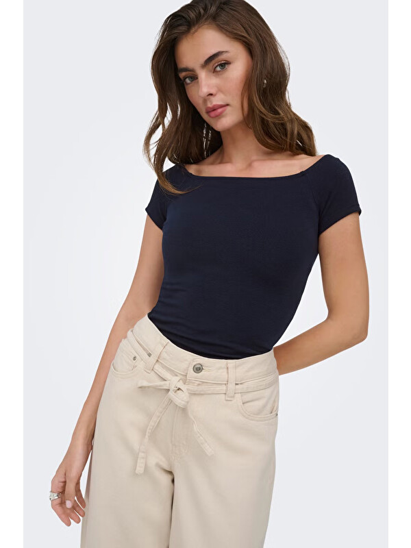 Only Onlluca Regular Fit Madonna Yaka T Shirt 15369909
