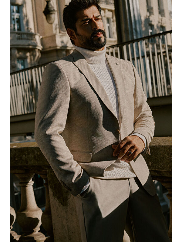 Altınyıldız Classics Erkek Bej Slim Fit Dar Kesim Kırlangıç Yaka Desenli Kapak Cepli Ceket