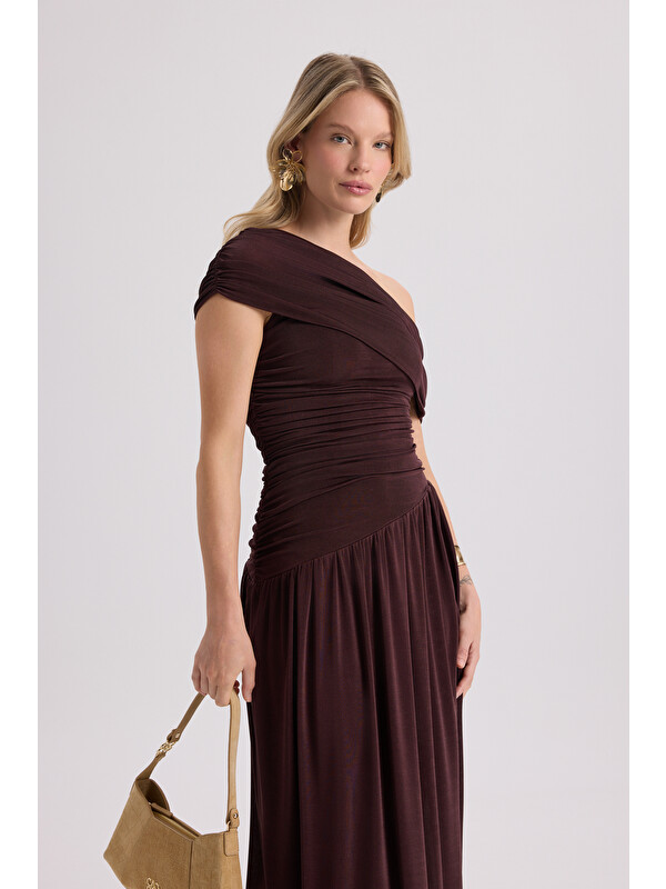 Mai Collection Liraya Asimetrik Kahve Uzun Elbise