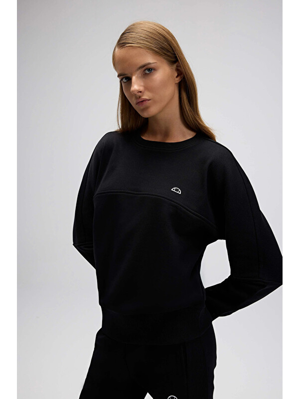 Ellesse Logolu Pamuklu Regular Fit Bisiklet Yaka Kadın Sweat EF567-BK