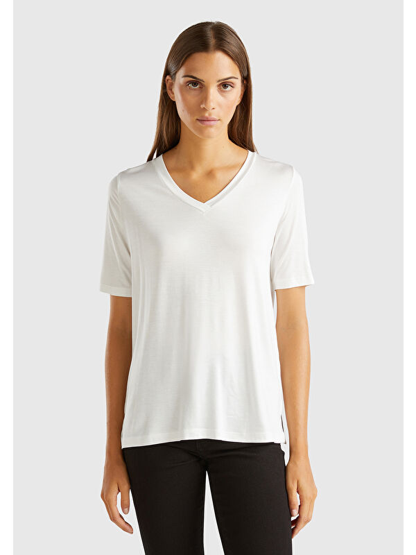 United Colors Of Benetton Kadın Beyaz Viskoz Karışımlı V Yaka T-Shirt