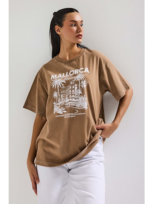 It's Basic Kadın Kahve s6-16 Oversize Mallorca Baskılı %100 Pamuk T-Shirt