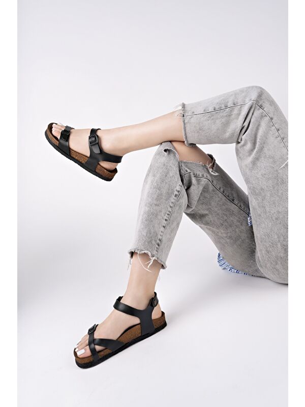 BLAUS Ayarlanabilir Kemerli Günlük Kadın Parmak Arası Sandalet - Görsel 9