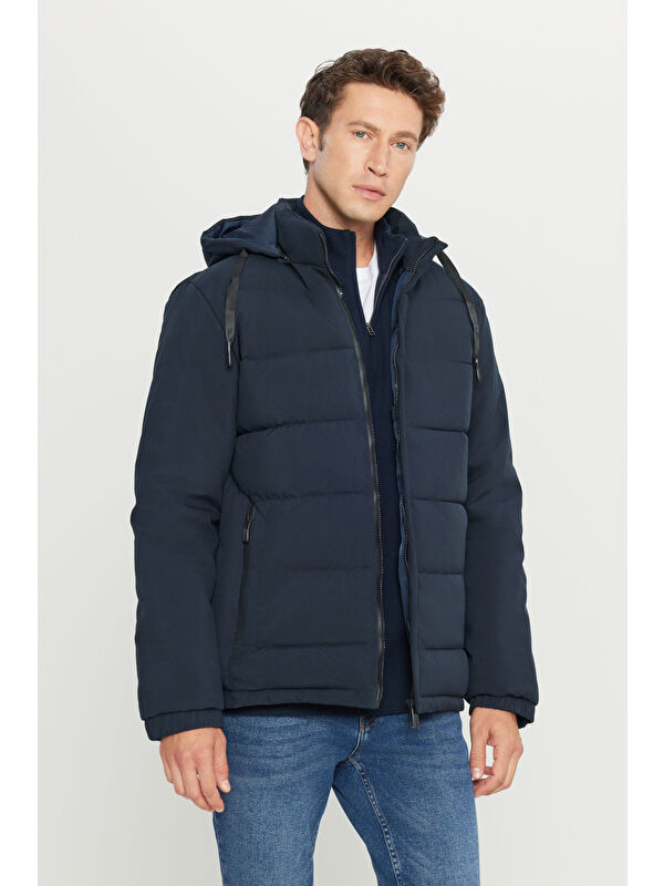 AC&Co / Altınyıldız Classics Erkek Lacivert Standart Fit Normal Kesim Dik Yaka Kapüşonlu Yan Cepli Casual Şişme Mont