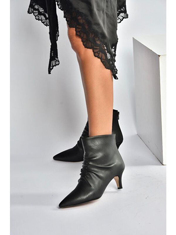 Siyah Kadın Bot V572124409 - Görsel 3