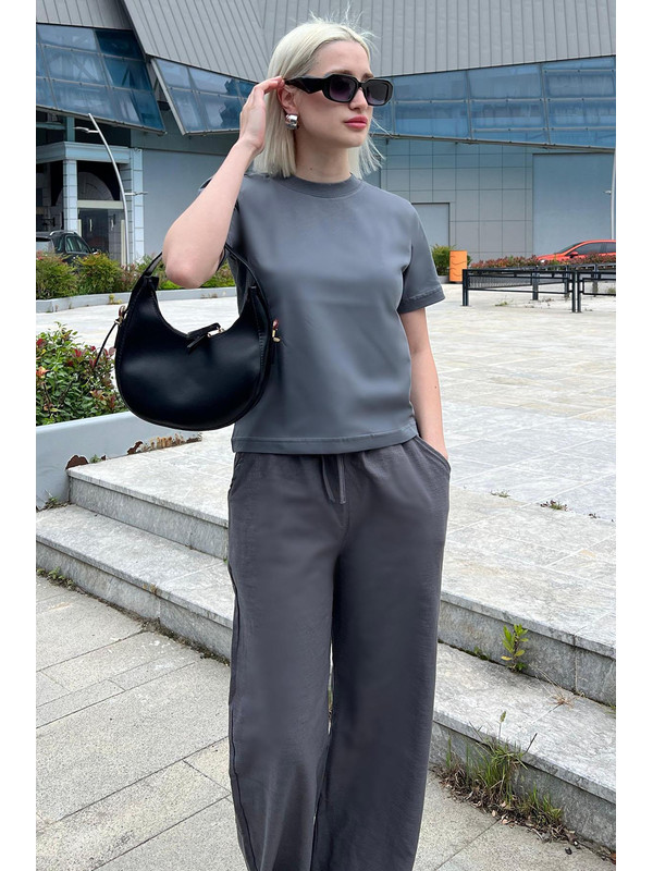 Madmext Füme Bisiklet Yaka Basic Kadın Tişört Mg2075