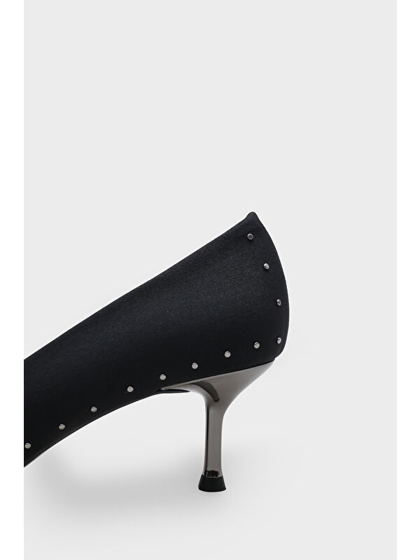 Capone Outfitters Siyah Capone Outfitters Anny Sivri Burunlu Metal Aksesuarlı Metal Topuklu Stiletto