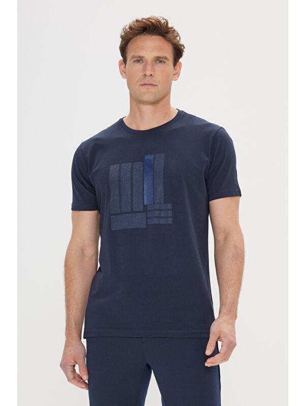 Altınyıldız Classics Erkek Lacivert Slim Fit Dar Kesim Pamuklu Esnek Baskılı Bisiklet Yaka Tişört