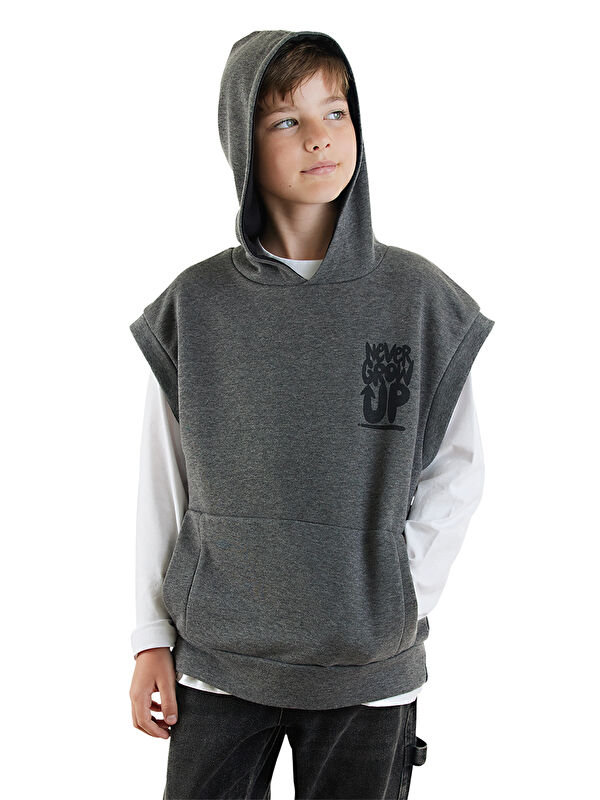 Denokids Erkek Çocuk Kapüşonlu Kolsuz Gri Sweatshirt