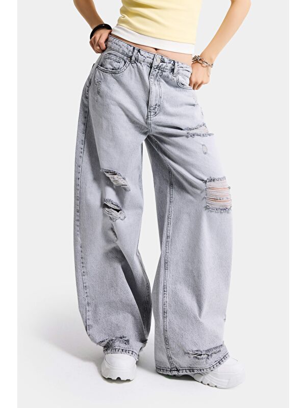 It's Basic Kadın Gri 12s6-12 Süper Baggy Fit Yırtık ve Nakış Detaylı Özel Tasarım Denim Jean