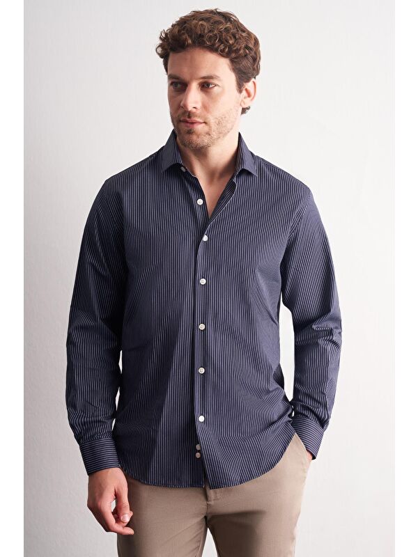 İMZA Lacivert - Beyaz Yarım İtalyan Yaka Çizgili Desen Uzun Kol Slim Fit Pamuklu Gömlek 1004255179