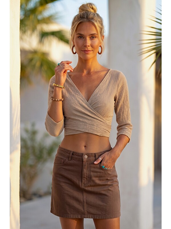 Chiccy Bej Kruvaze Yaka 3/4 Kol Bağlamalı Casual Müslin Crop Fit Dokuma Bluz 40 60