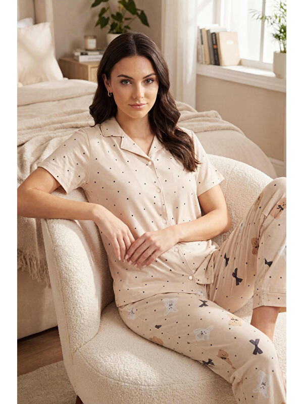 Lela Desenli Normal Kalıp Düğmeli Kısa Kollu Yumuşak Dokulu Pijama Takımı 65770110