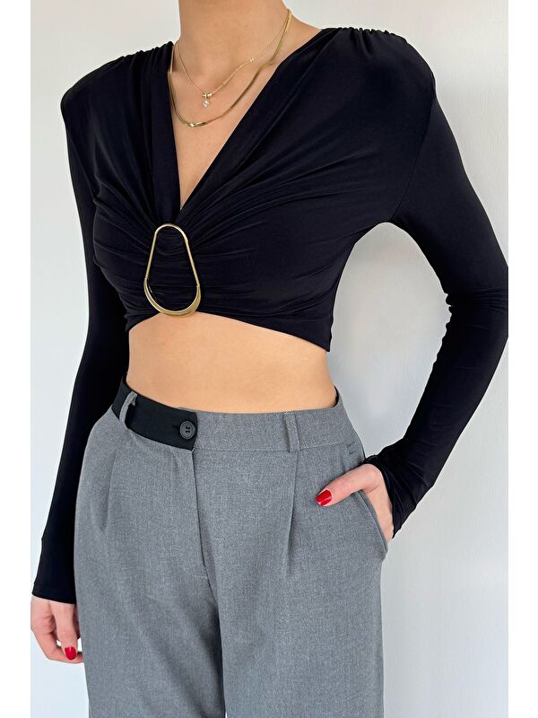 Gülseli Kadın V Yaka Büzgülü Gold Toka Detaylı Crop Top Bluz