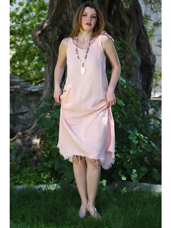 Chiccy Pastel Pembe V Yaka Askılı Bağlamalı Cepli Pis Dikişli Casual Müslin Asimetrik Dokuma Elbise 115 55