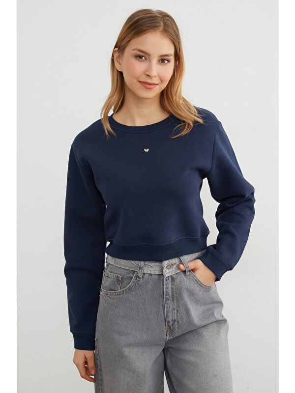 Fullamoda 3 İplik Kalp Aksesuarlı Crop Sweatshirt