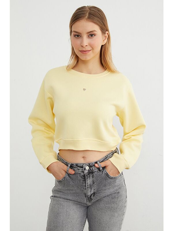 Fullamoda 3 İplik Kalp Aksesuarlı Crop Sweatshirt