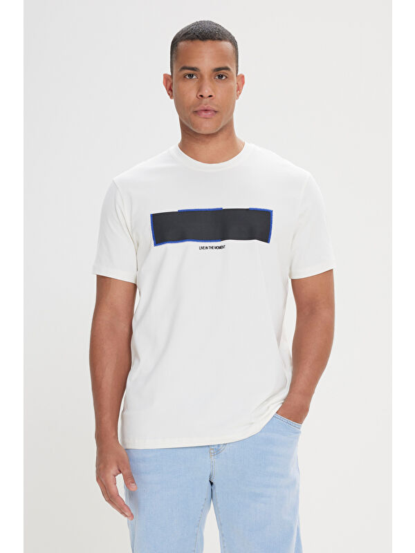 Altınyıldız Classics Erkek Beyaz Slim Fit Dar Kesim Pamuklu Esnek Baskılı Bisiklet Yaka Tişört