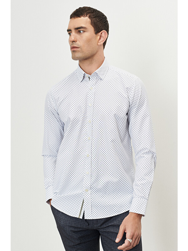 Altınyıldız Classics Erkek Beyaz-Haki Slim Fit Dar Kesim Düğmeli Yaka Baskılı Gömlek