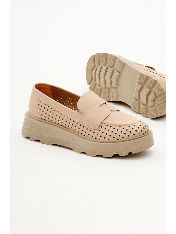 Kadın Ten Rahat Kalıp Kalın Poli Taban Şerit Desenli Loafer - Görsel 5