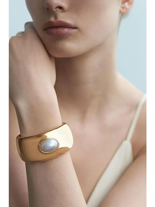 New Obsessions Brand İnci Detaylı Kalın Gold Cuff Bileklik
