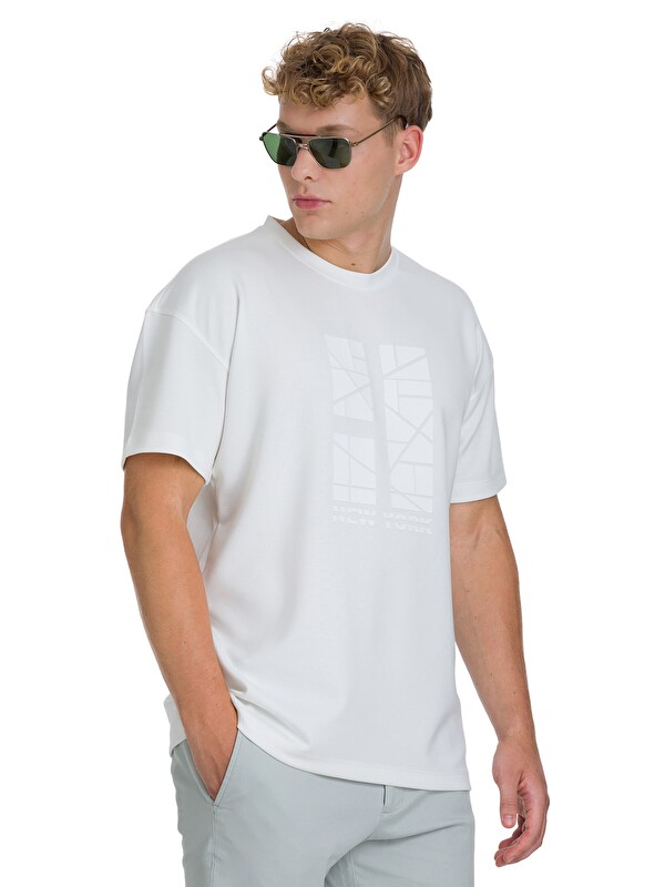 Hatemoğlu Beyaz Regular Fit Bisiklet Yaka Oversize Tişört