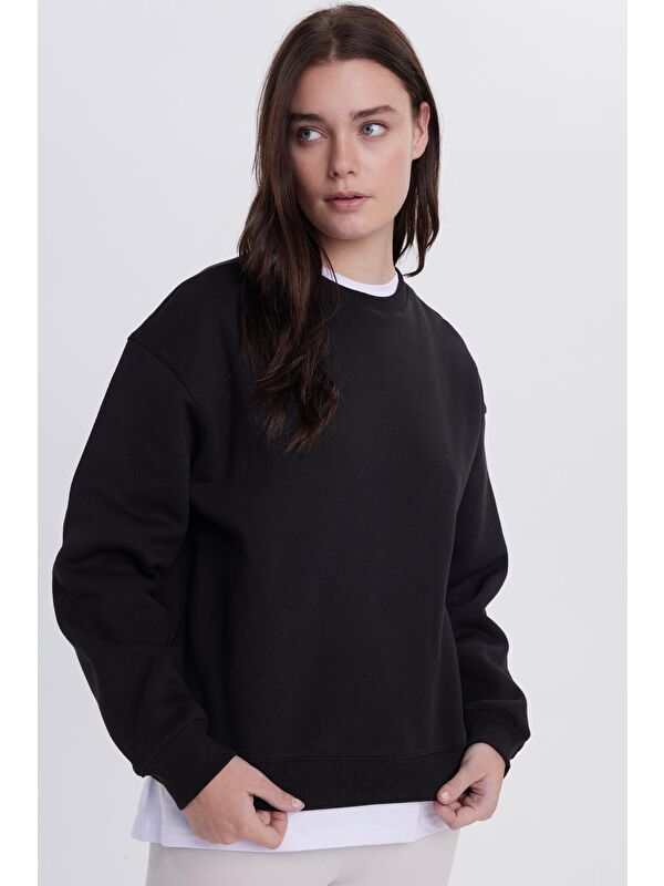 TUDORS Kadın Oversize Geniş Kesim Pamuklu Bisiklet Yaka Siyah Sweatshirt