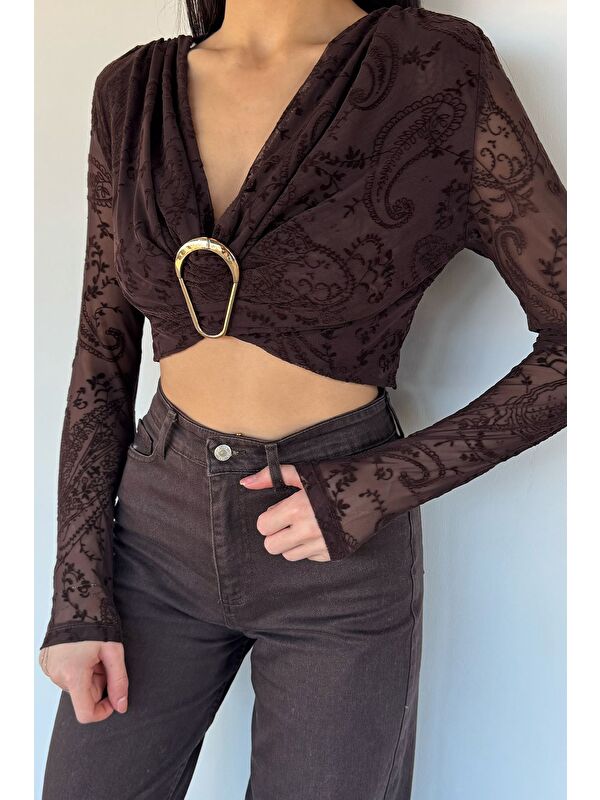 Gülseli Kadın Omuz Vatkalı Ön Tokalı Crop Top Bluz