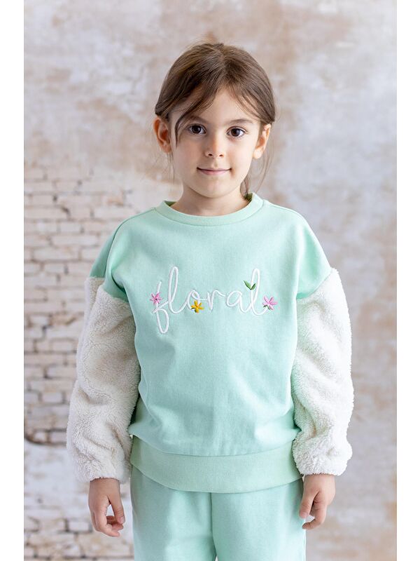 ZEYLAND Kız Çocuk Pelüş Kol Detaylı Nakışlı Sweatshirt - Yeşil
