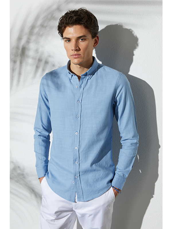 TUDORS Erkek Slim Fit Dar Kesim %100 Pamuk Düğmeli Yaka Flam Keten Mavi Gömlek