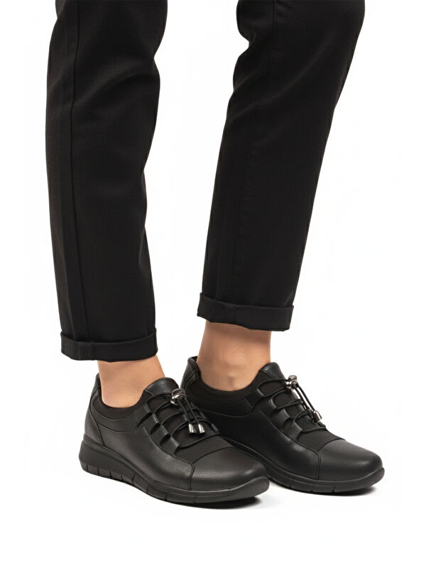 Siyah Lastik Bağcıklı Hafif Esnek Kadın Casual Ayakkabı 293120 Z - Görsel 2