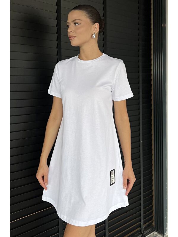 Gülseli Kadın Bisiklet Yaka Arma Detaylı T-shirt Elbise