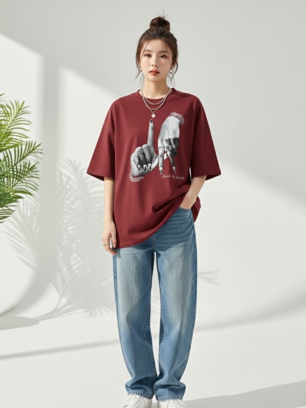 Trendseninle Kadın Bordo Rock The World Baskılı Oversize Tişört