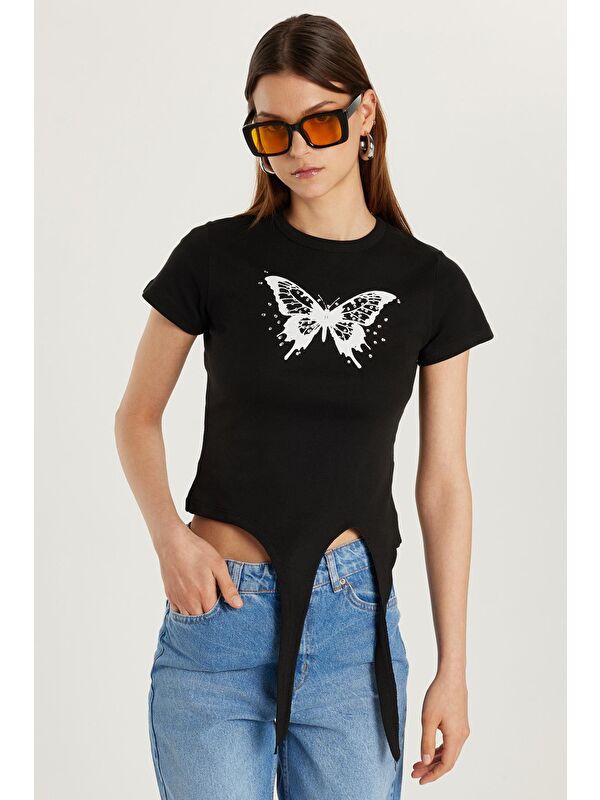 TUDORS Kadın Slim Fit Dar Kesim Kısa Kollu Bağlamalı Bisiklet Yaka Baskılı Siyah Tişört