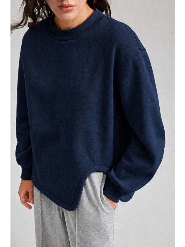 Tarz Cool Kadın Asimetrik Bisiklet Yaka 3 İplik Şardonlu Oversize Sweatshirt