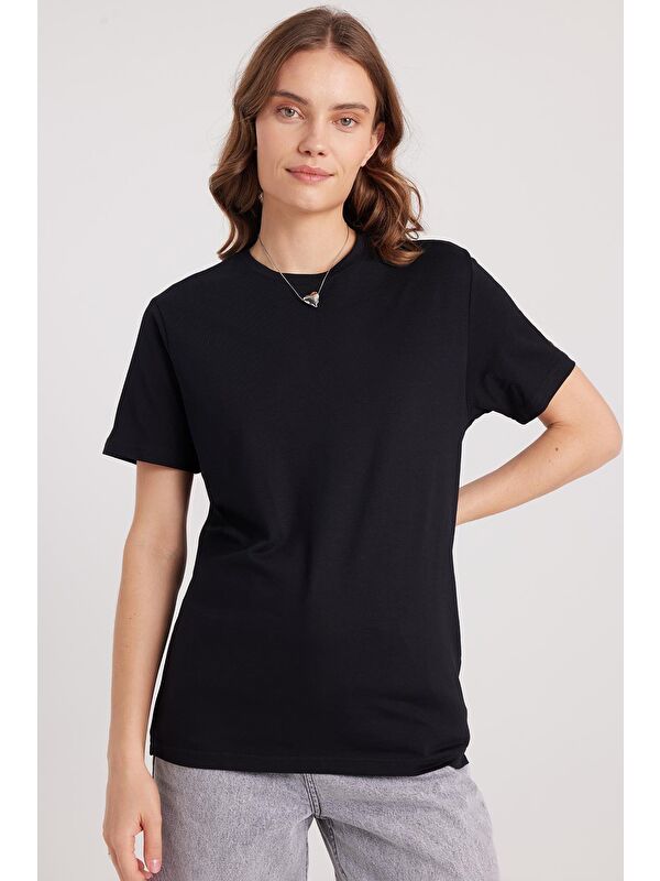 TUDORS Kadın Slim Fit Dar Kesim Pamuklu Yumuşak Doku Elastanlı Esnek Kumaş Basic Siyah Bisiklet Yaka Tişört