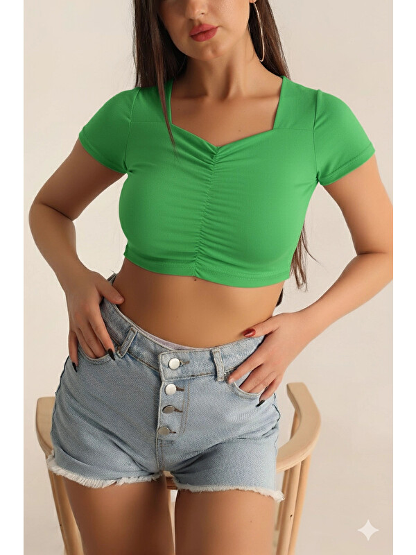 Hazelin Kadın Yeşil Kare Yaka Ön Büzgülü Crop Bluz HZL23S-SND120151