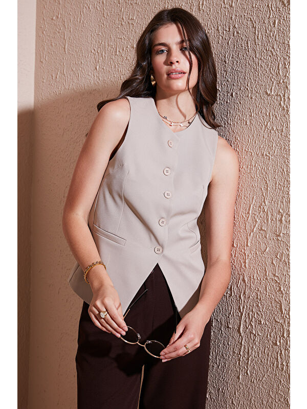 Lela Regular Fit Bisiklet Yaka Kolsuz Düğmeli Basic Kadın Bluz Yelek 65200004