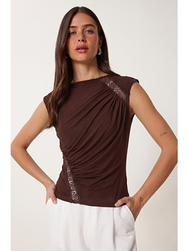 Happiness İstanbul Dantel Detaylı Büzgülü Sandy Örme Bluz KAHVERENGİ LZH0026