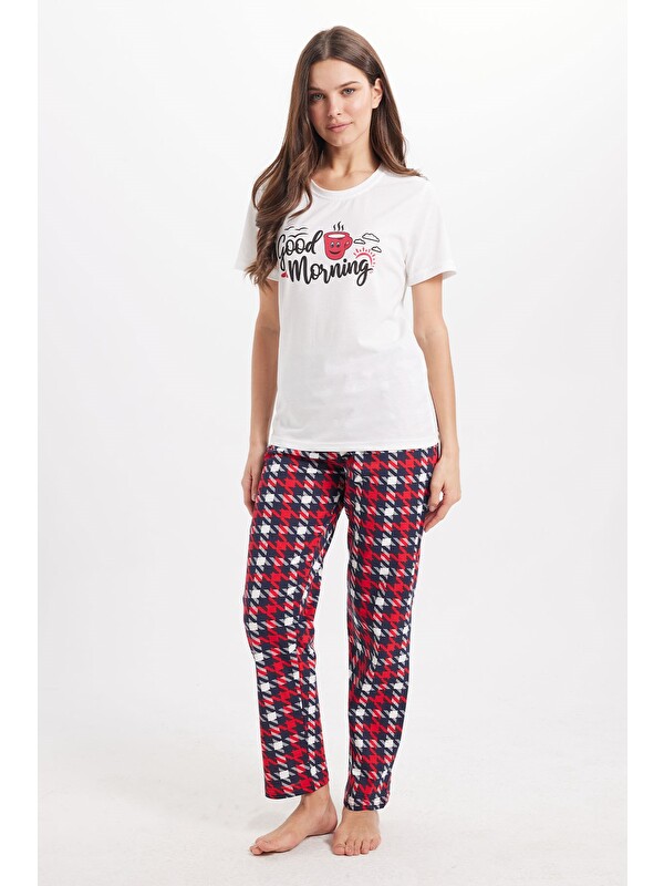 TUDORS Kadın Regular Fit Klasik Kesim Pamuklu Bisiklet Yaka Kısa Kollu Baskılı Beyaz Pijama Takımı
