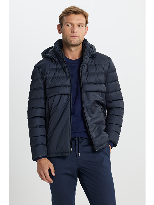 AC&Co / Altınyıldız Classics Erkek Lacivert Standart Fit Normal Kesim Çıkma Kapüşon Dik Yaka Yan Cepli Şişme Mont