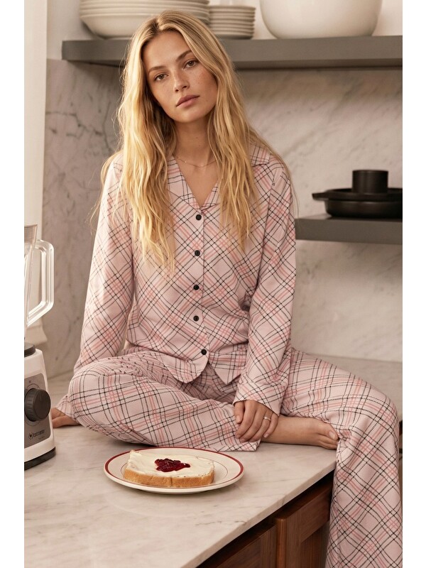 Siyah İnci Pembe Ekose Desenli Termal Kumaşlı Ultra Soft Yumuşak Düğmeli Örme Pijama Takımı