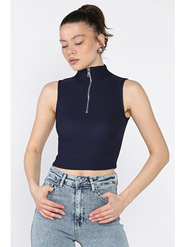 Gülseli Kadın Yarım Fermuarlı Fitilli Crop Top Bluz