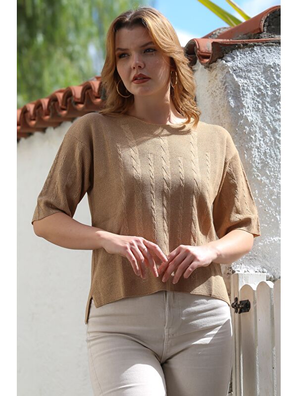 Chiccy Camel Yuvarlak Yaka Kısa Kol Örgü Desenli Yırtmaçlı Triko Bluz 56 59